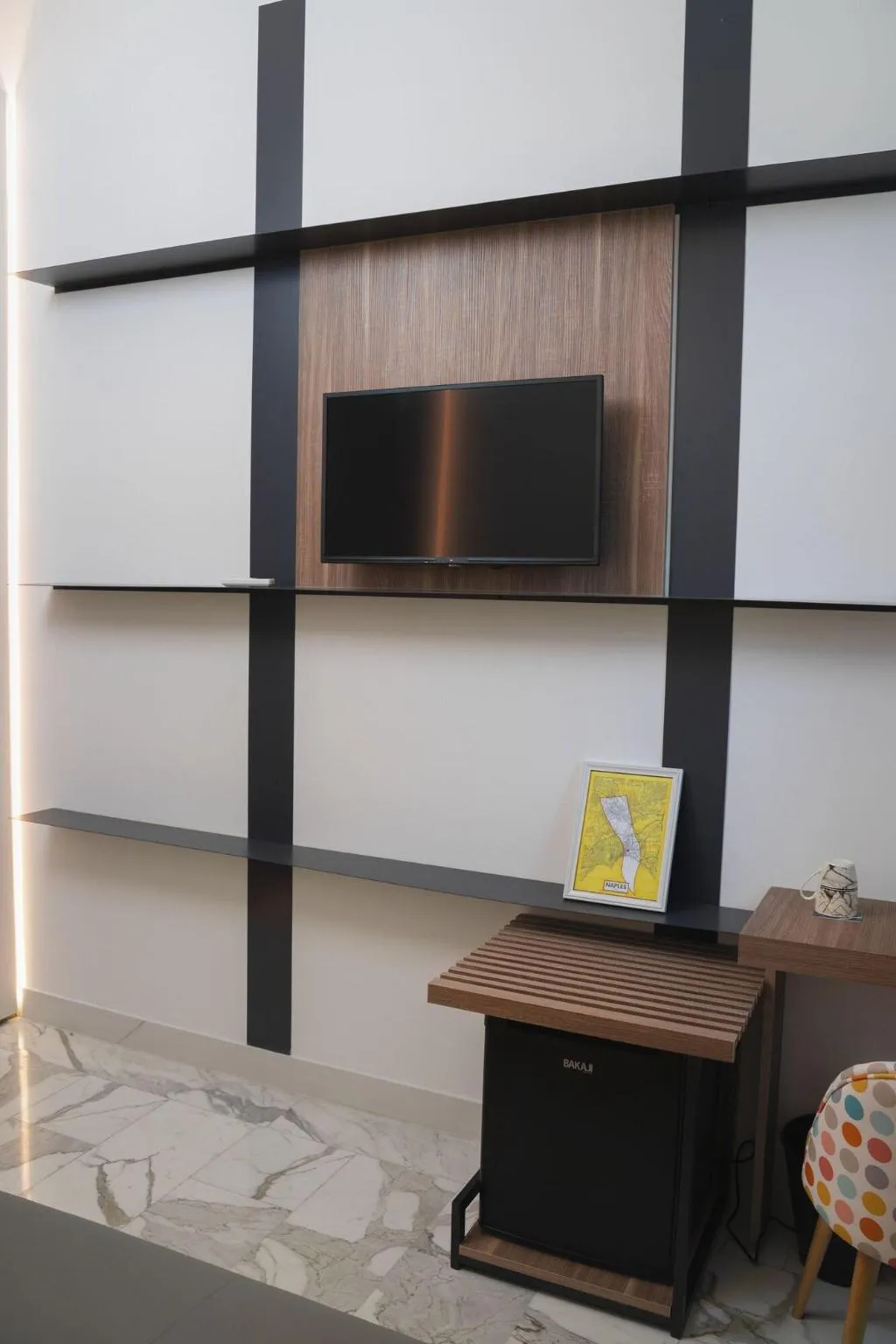 Room, Rettifilo 311, Naples