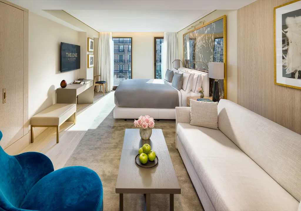 JUNIOR SUITE STANDARD Room, The One Barcelona, Barcelona