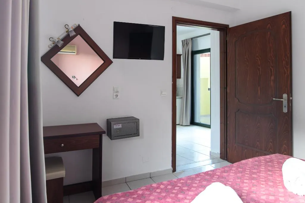 APARTMENT ONE BEDROOM Room, Ariadni Palace, Crete