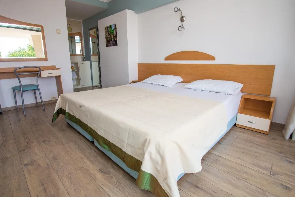 DOUBLE DELUXE Room, Amfibia Beach Complex, Bourgas