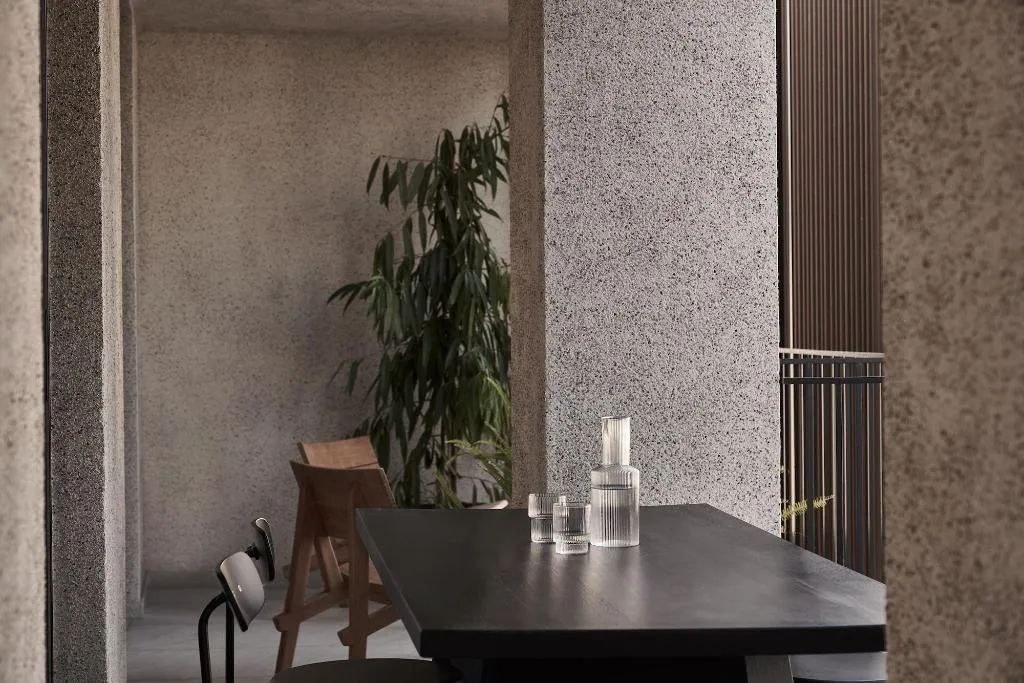Room, Newel Psychiko, Athens