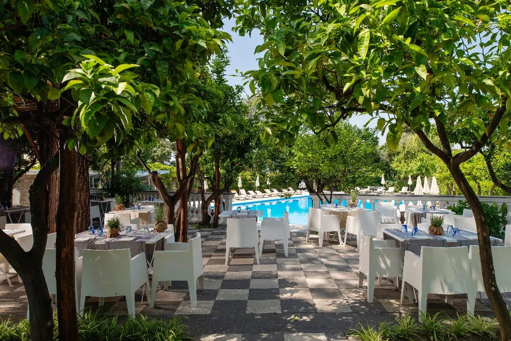 Restaurant, Grand Hotel Cocumella, Naples