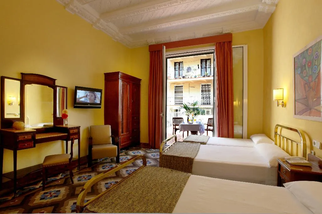 TRIPLE STANDARD Room, Nouvel, Barcelona