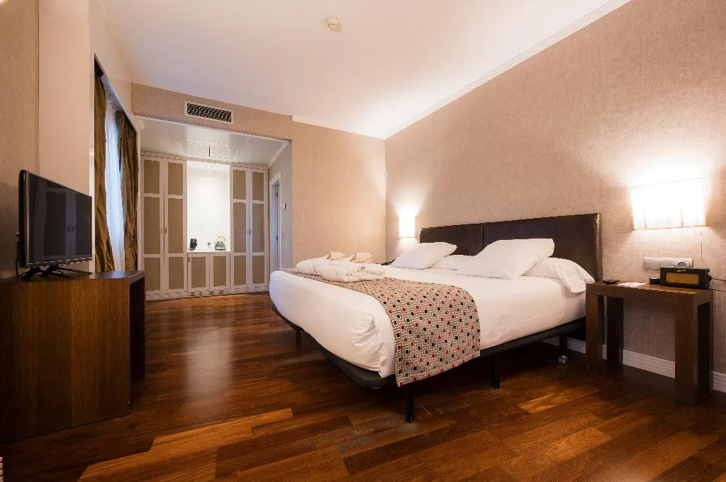 JUNIOR SUITE STANDARD Room, Castilla Termal Balneario de Olmedo, Madrid