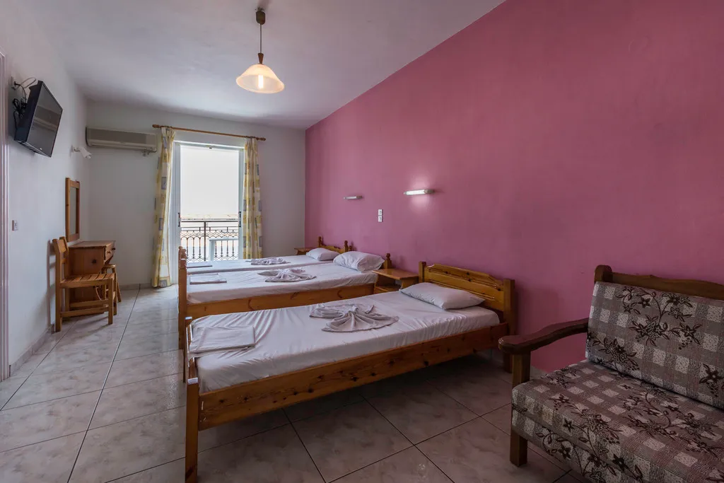 APARTMENT CAPACITY 5 TWO BEDROOMS Room, Vossos, Zante
