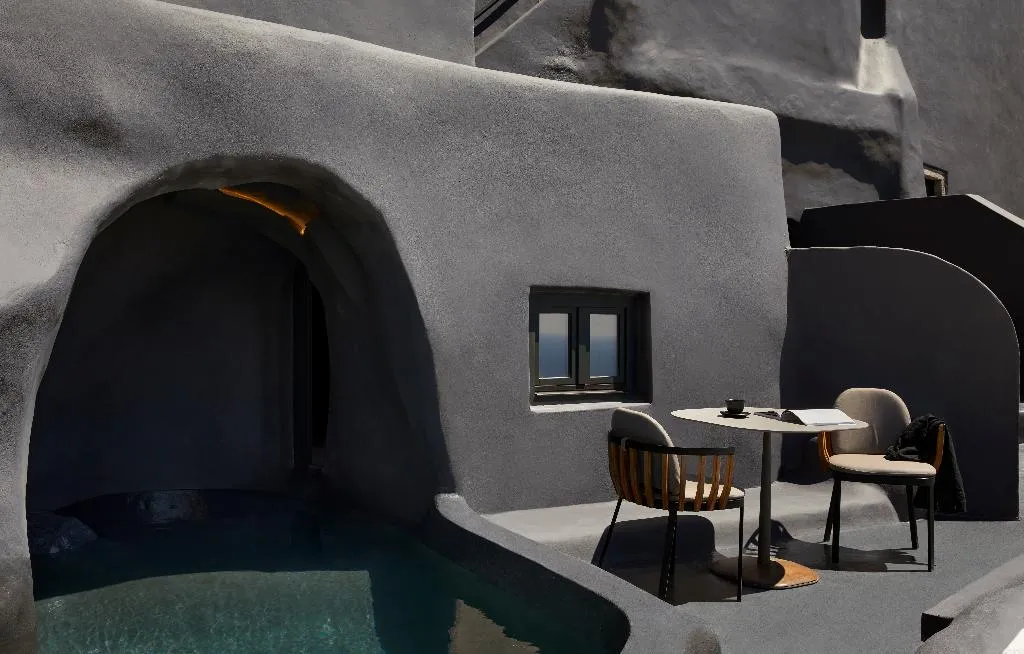 JUNIOR SUITE WITH PRIVATE POOL Room, Kivotos Santorini, Santorini