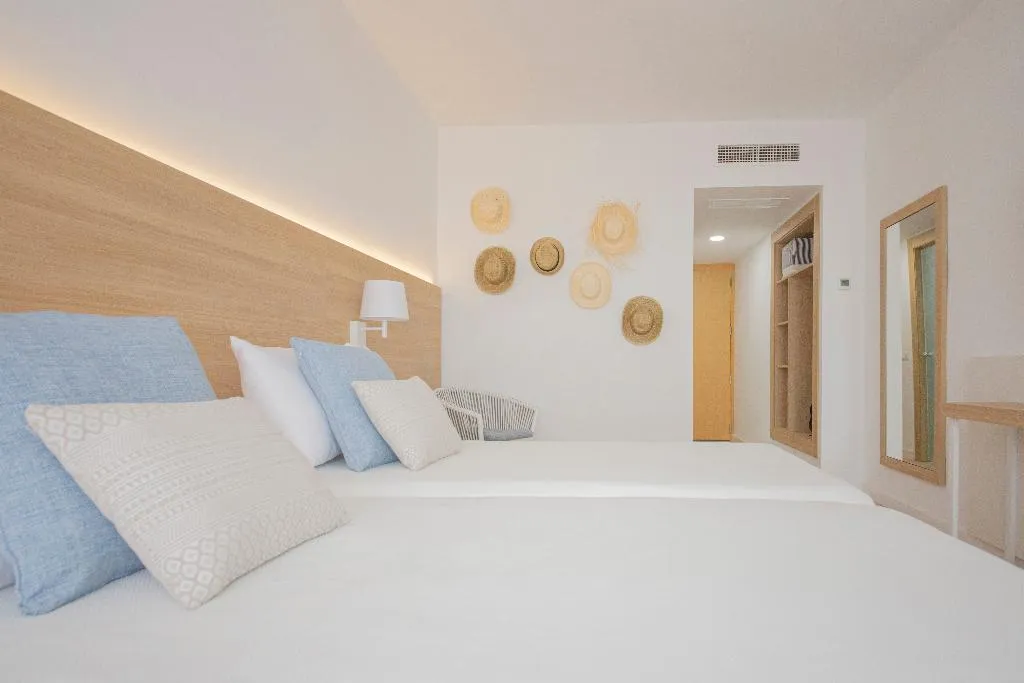 Double or Twin STANDARD Room, Cala Font, Costa Dorada