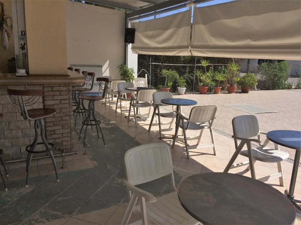 Bar, Captain's Studios & Apartments, Corfu