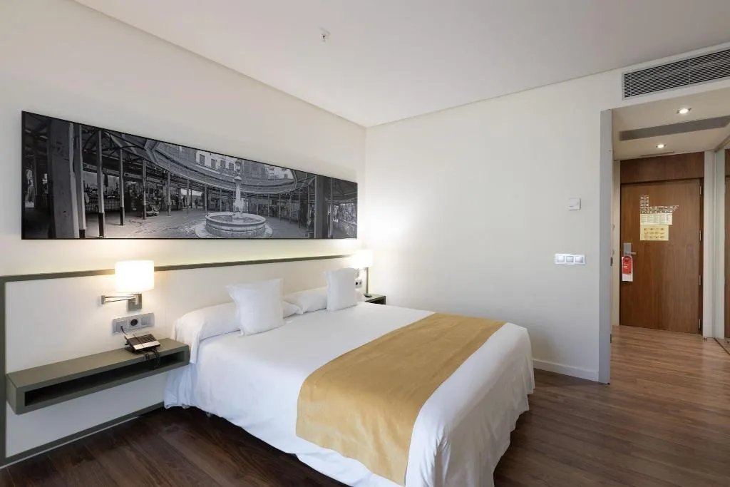 Double or Twin QUEEN SIZE BED Room, Primus Valencia, Valencia