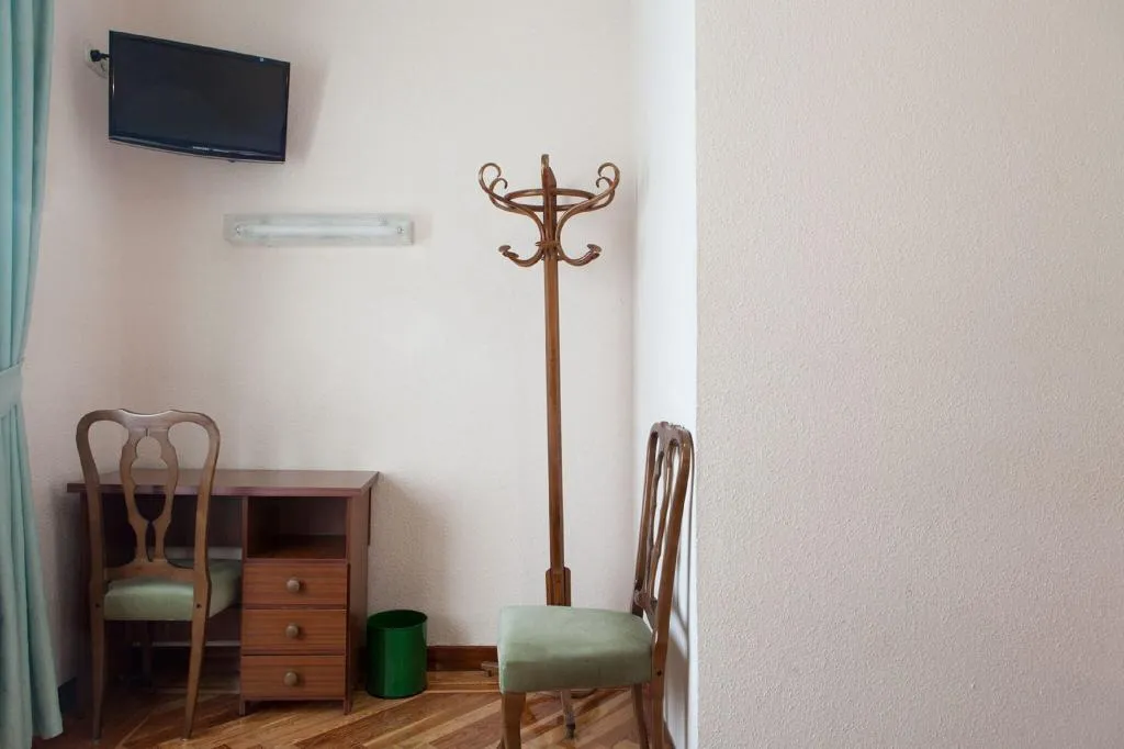 Room, Hostal Zamora, Madrid