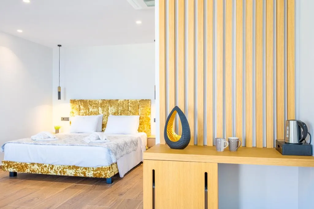 SUITE DELUXE SEA VIEW WITH BALCONY Room, Nobile Hotel, Corfu