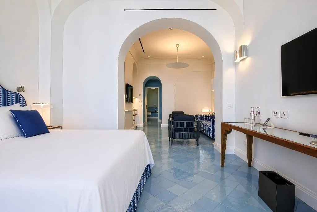 SUITE SUPERIOR SEA VIEW Room, Grand Hotel Europa Palace, Naples