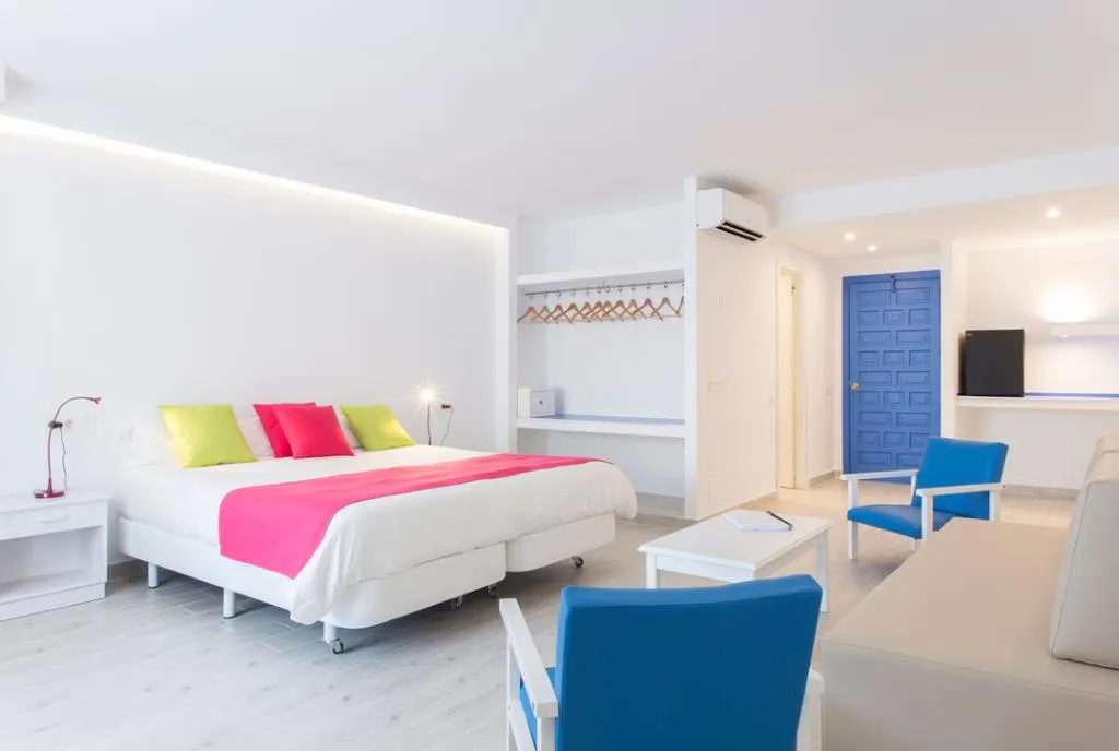 Double or Twin POOL VIEW Room, Guya Wave, Majorca