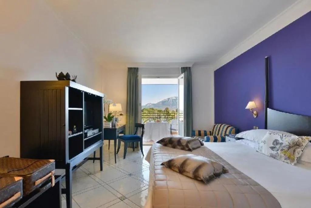 Room, Savoy Beach, Naples