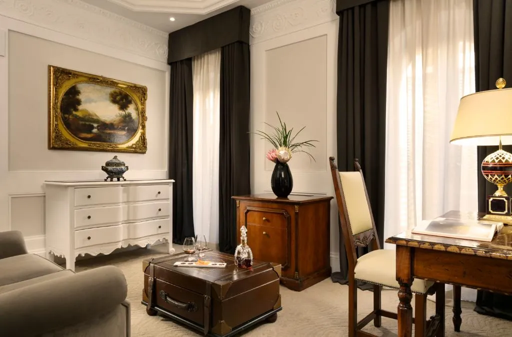 SUITE WITH TERRACE Room, Splendide Royal Rome, Rome