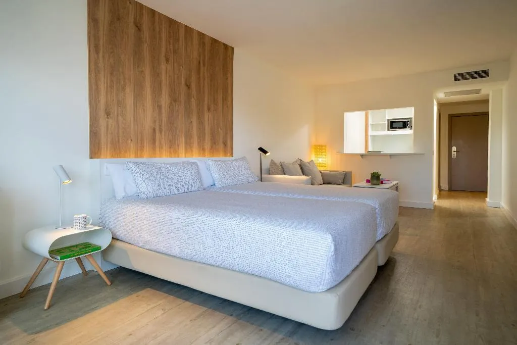 JUNIOR SUITE STANDARD Room, Innside Wave Calvia, Majorca