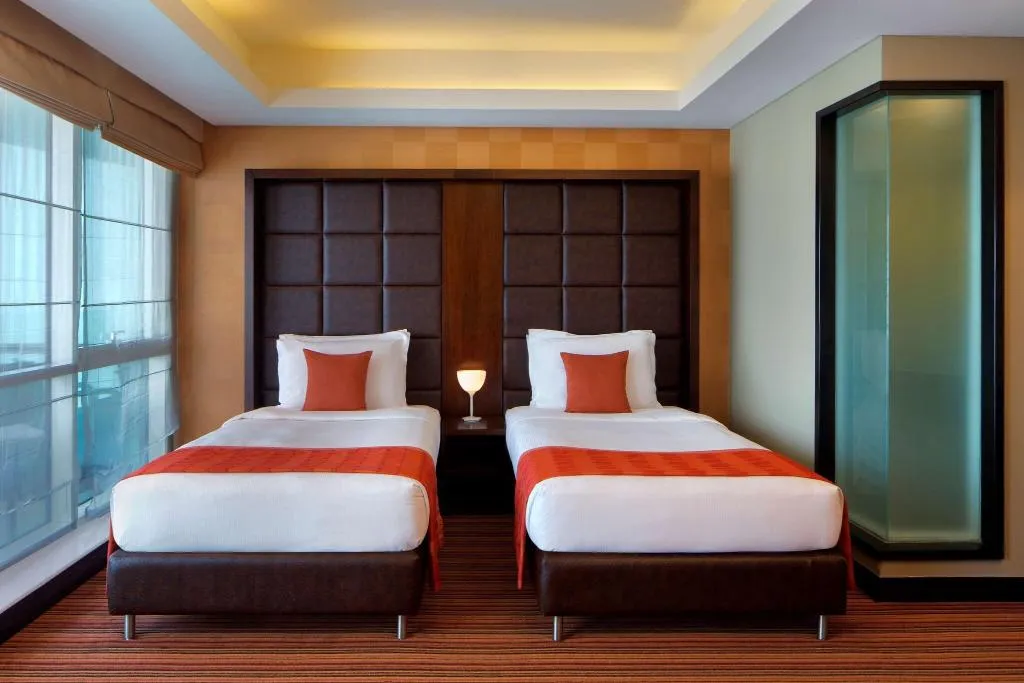 DOUBLE PREMIUM KING BED Room, Radisson Blu Hotel, Dubai Media City, Dubai