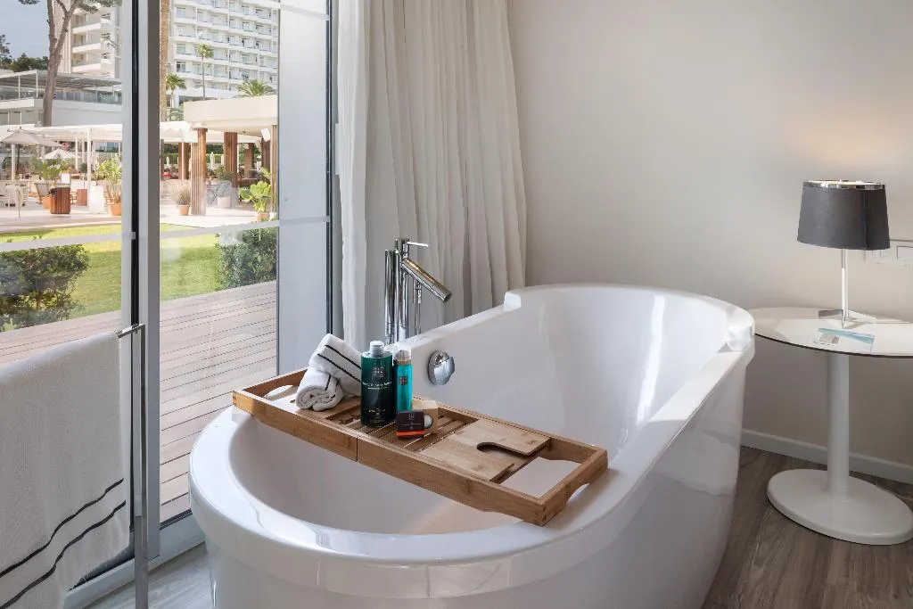 SUITE STANDARD Room, Melia South Beach, Majorca