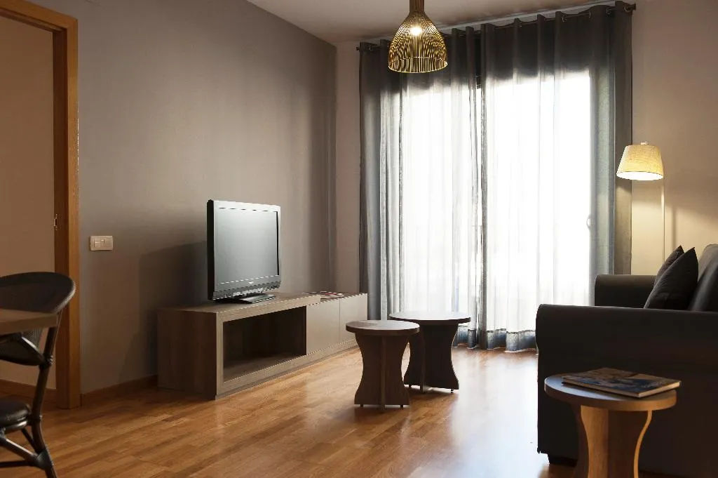 APARTMENT TWO BEDROOMS Room, MH Apartments Gracia, Barcelona