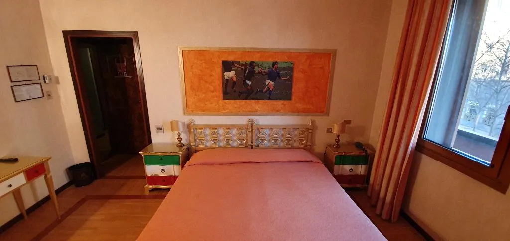 SINGLE STANDARD Room, Admiral Hotel, Milan
