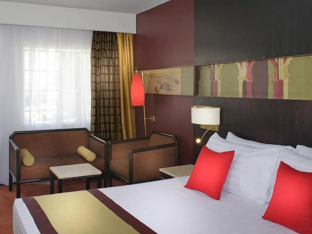 JUNIOR SUITE SUPERIOR Room, Mercure Cairo Le Sphinx, Cairo