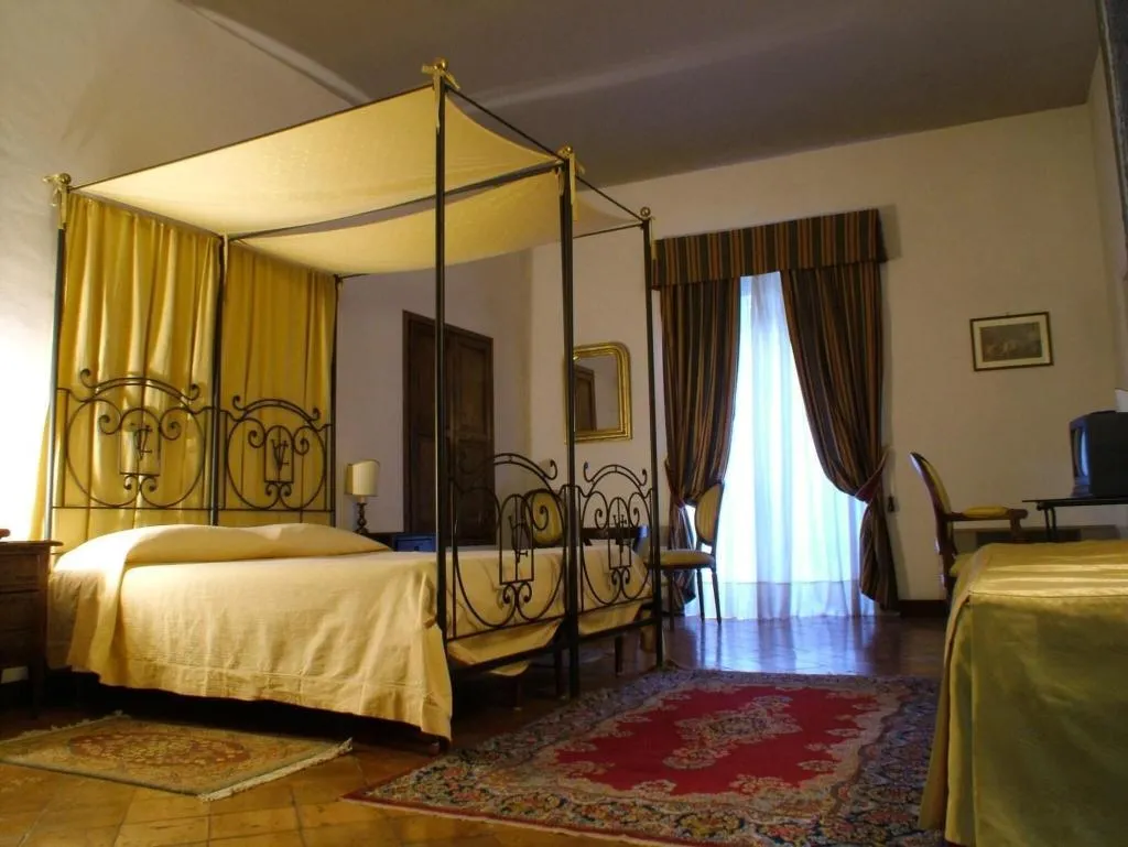QUADRUPLE SUPERIOR WITH DOUBLE BED Room, Villa Ciconia, Perugia