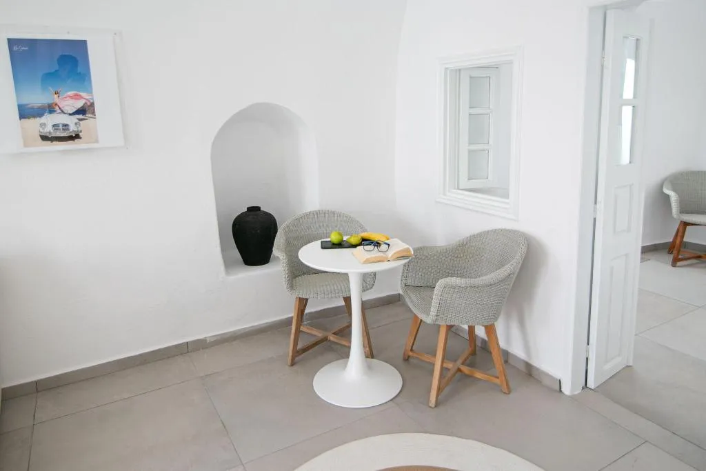 Room, Vogue Suites, Santorini