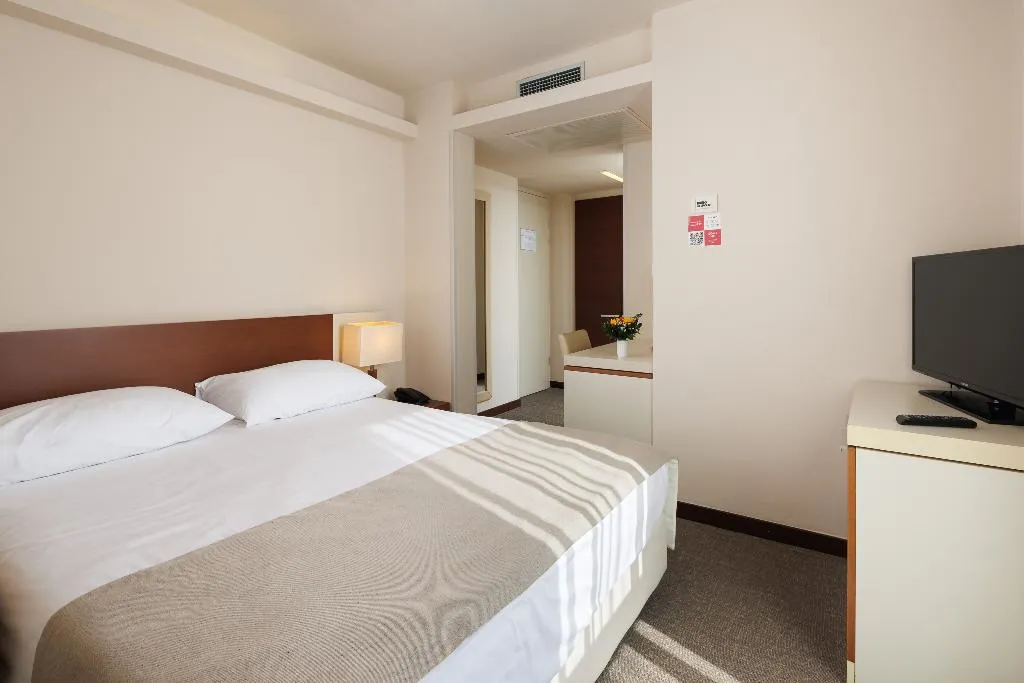 DOUBLE STANDARD Room, Hotel Albatros Plava Laguna, Istria