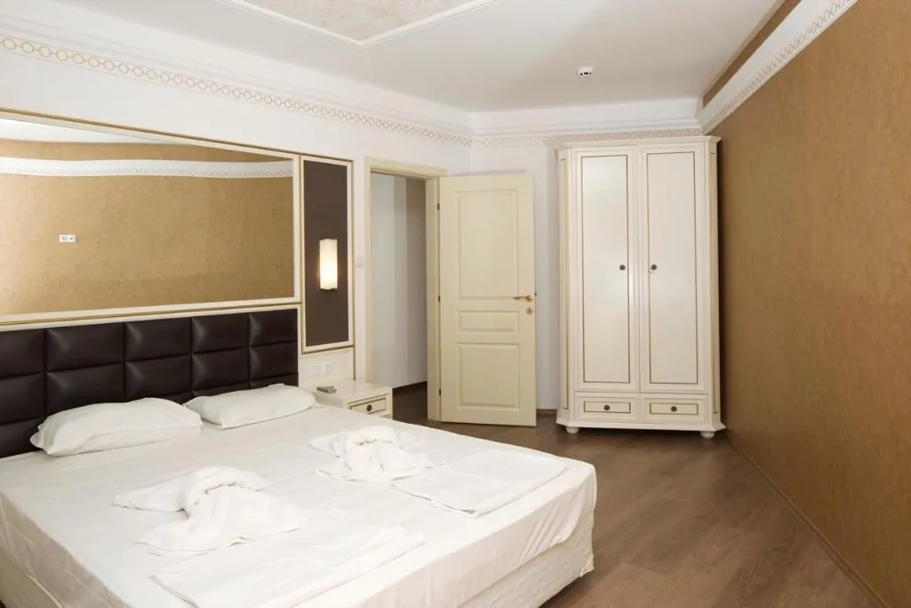APARTMENT TWO BEDROOMS ONE BATHROOM Room, Golden Rainbow, Bourgas