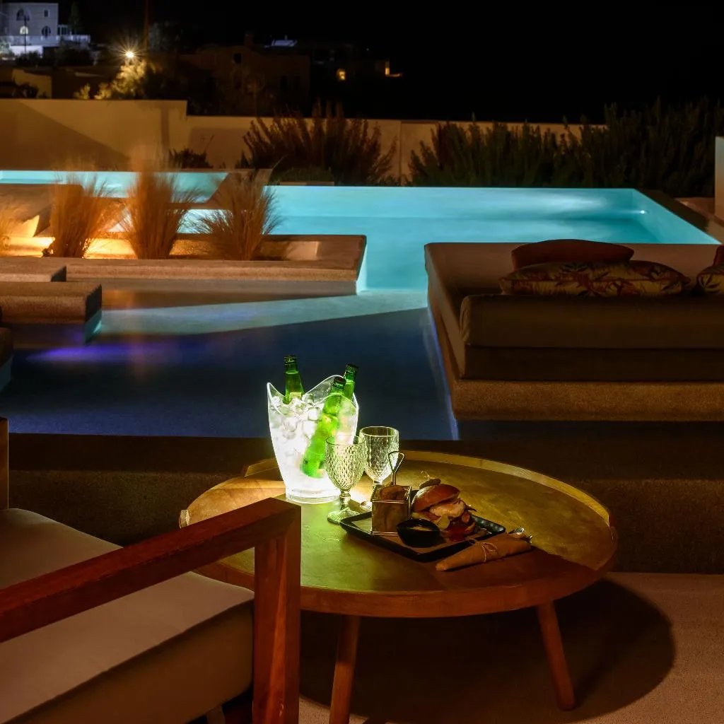 SUITE EXECUTIVE Room, Potnia Theron Suites, Santorini