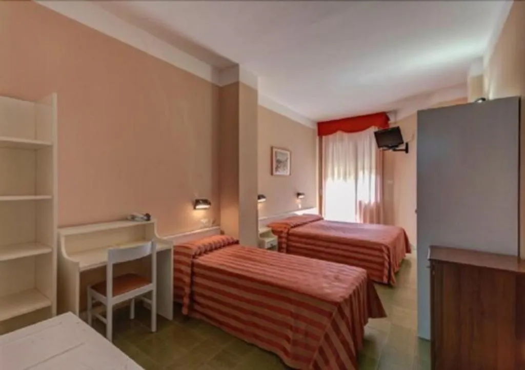 Room, Sporting Club America, Naples