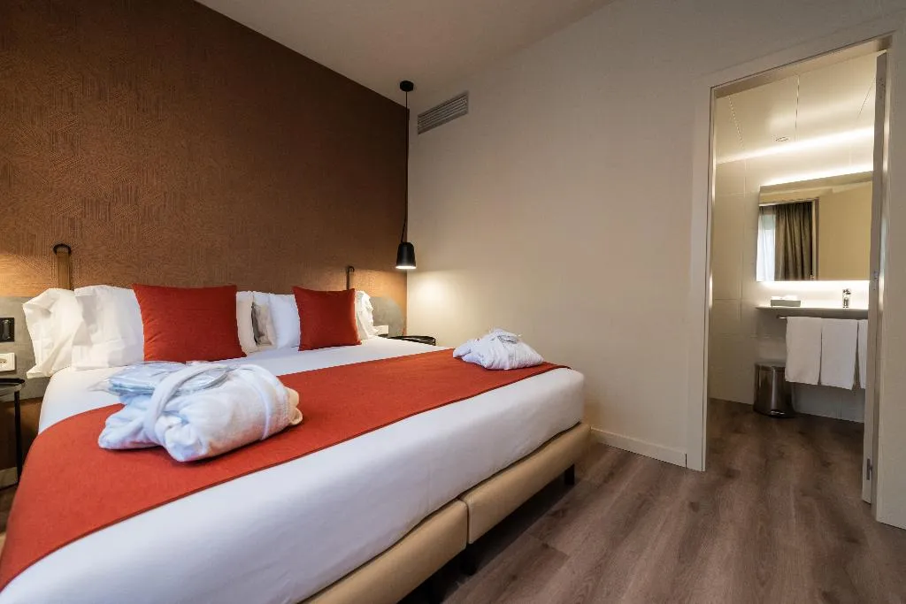 Double or Twin SUPERIOR Room, Atenea Rekord Suites, Barcelona