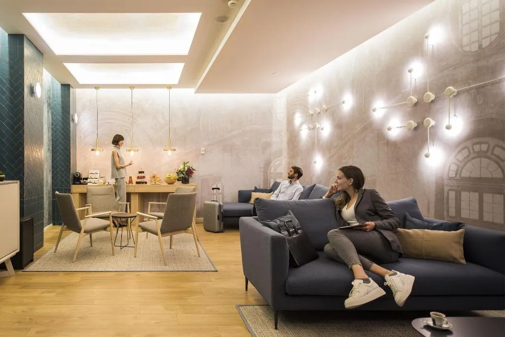 Sports and Entertainment, Sleep & Fly, Barcelona