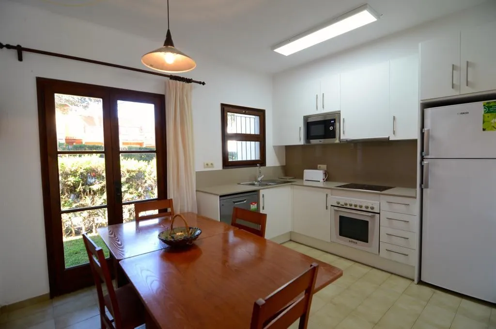 APARTMENT THREE BEDROOMS Room, Piverd Golf, Costa Brava