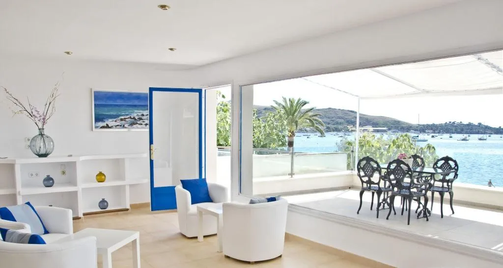 Lobby, Capri, Majorca