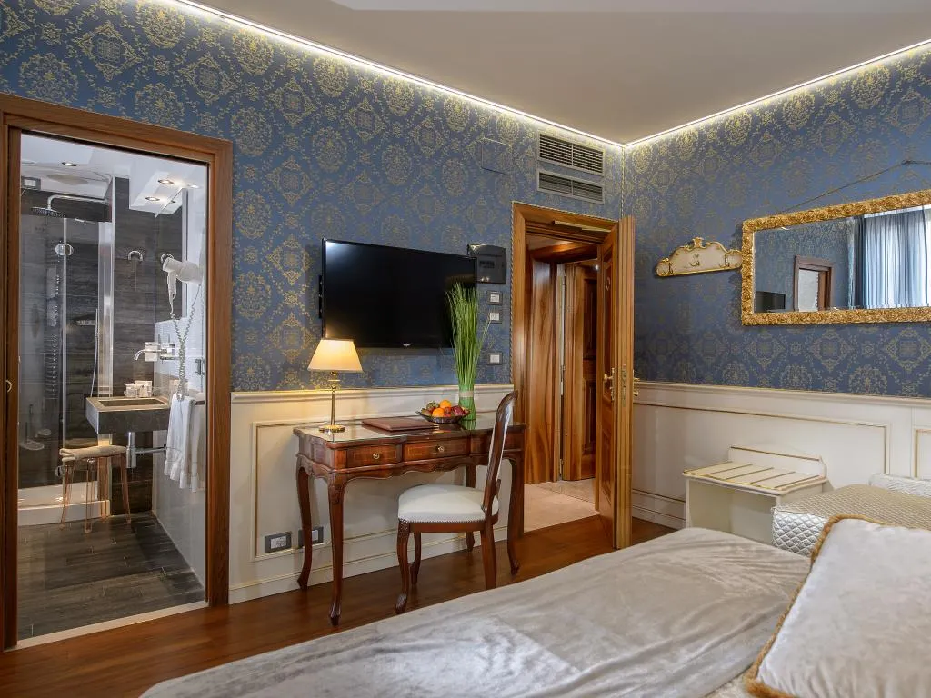 TRIPLE SUPERIOR Room, Hotel Santa Marina, Venice