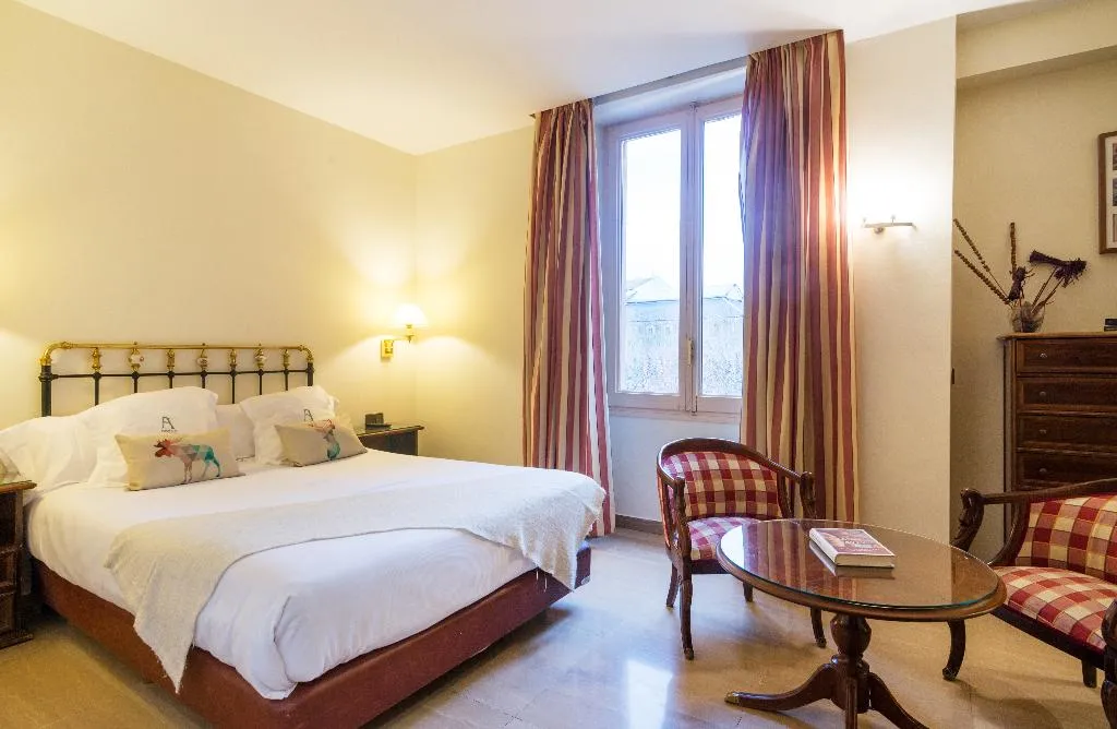 Room, Andria, Costa Brava