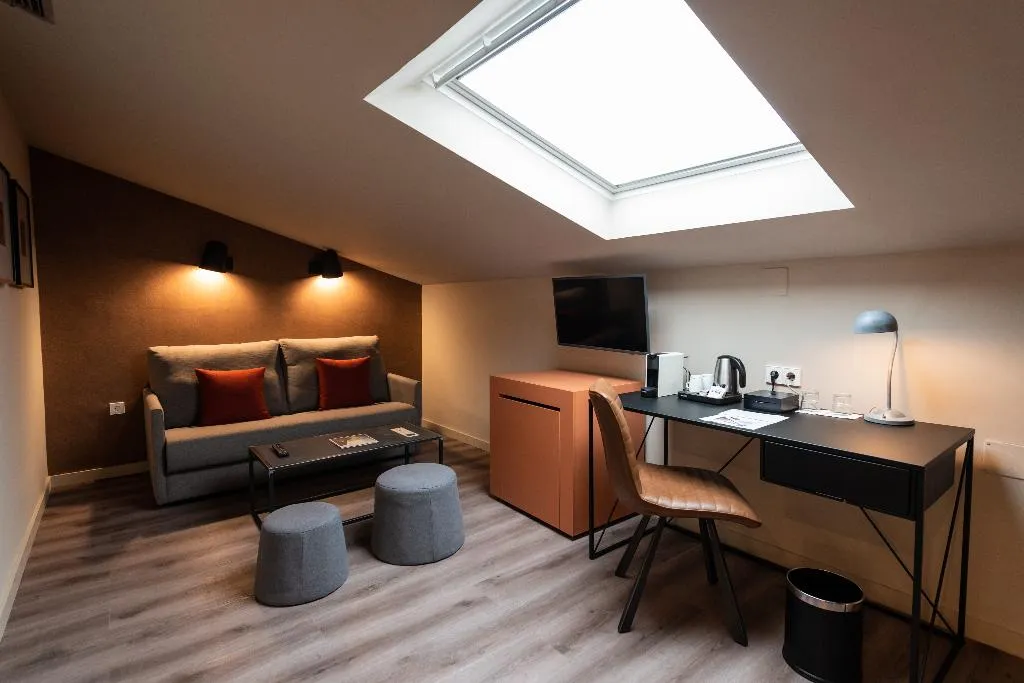 DOUBLE STANDARD Room, Atenea Rekord Suites, Barcelona