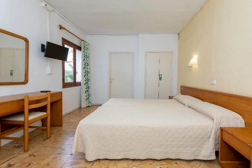 Double or Twin STANDARD Room, Figueretes, Ibiza
