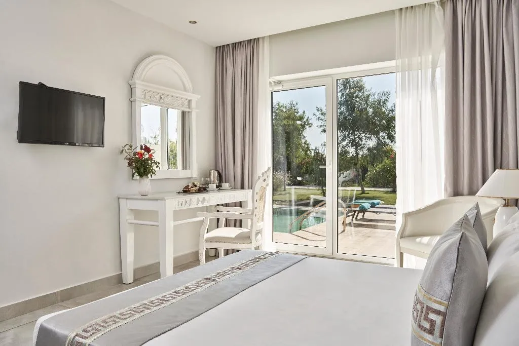 VILLA WITH PRIVATE POOL Room, Sandy Villas, Corfu