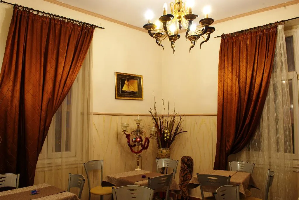 Lobby, Diethness, Athens