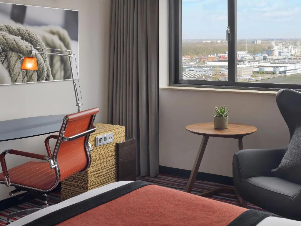 FAMILY ROOM CONNECTING ROOM Room, Movenpick Hotel Amsterdam City Centre, Amsterdam