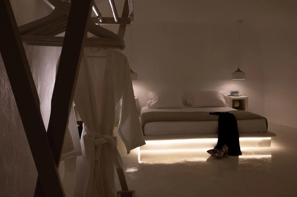Room, Globe Suites, Santorini