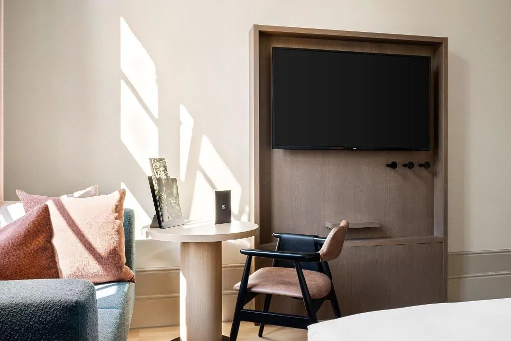 Room, College Hotel Amsterdam, Autograph Collection, Amsterdam