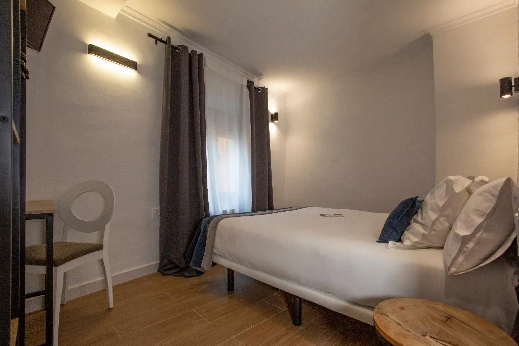 Room, Savoy Hostal, Costa Blanca