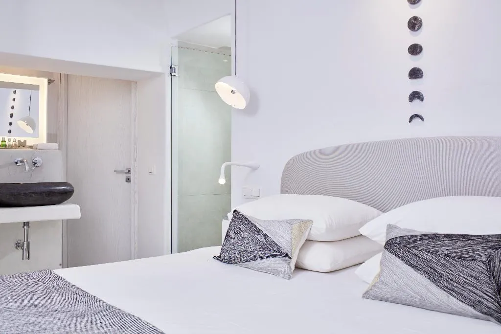 DOUBLE SUPERIOR Room, Cosmopolitan Suites, Santorini