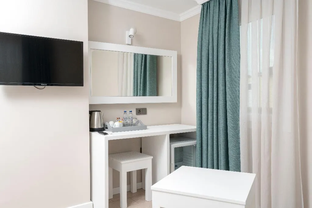 Room, Bay Nihat Lale Otel, Izmir