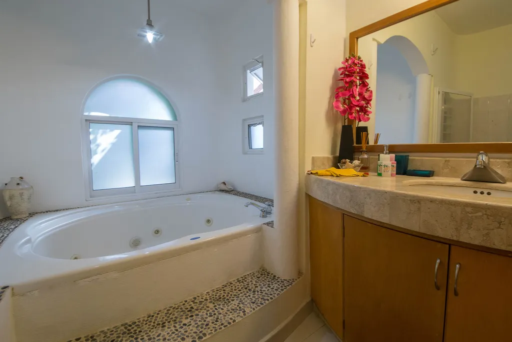 SINGLE SUPERIOR KING BED Room, Playa On Time, Playa Del Carmen