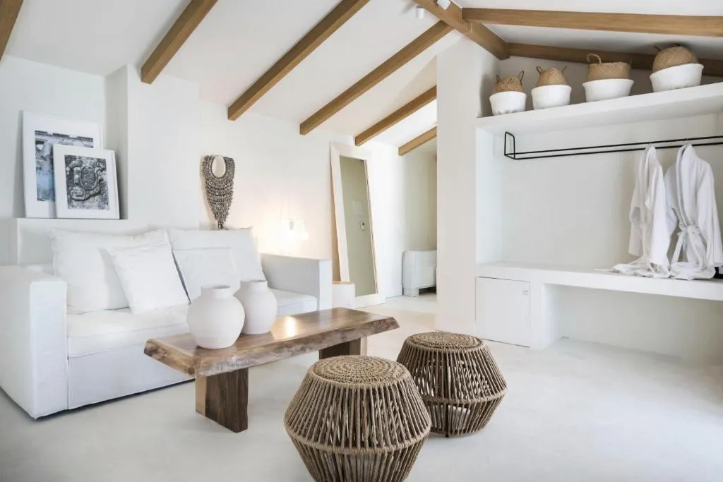 SUITE WITH JACUZZI Room, Kefalonia Grand, Kefallinia