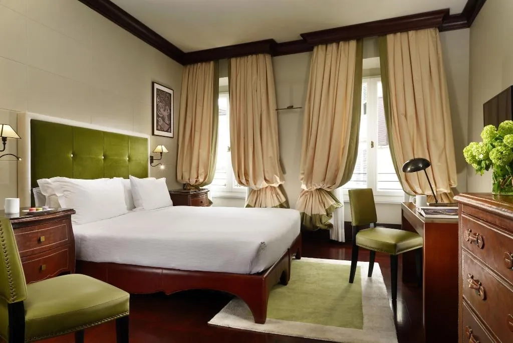 DOUBLE SUPERIOR QUEEN BED Room, L'Orologio, Florence